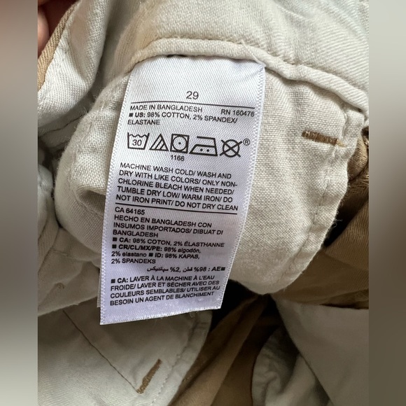 Old Navy Ultimate Slim Shorts
Adult Size 29 Stretch Flat Front
Mens - Picture 2 of 6